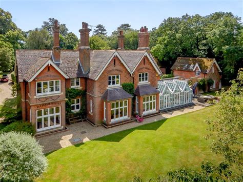 Luxury homes for sale in United Kingdom 